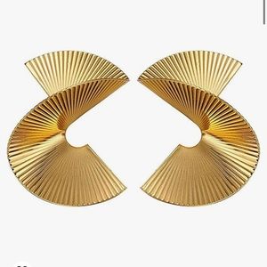 NWT Gold Zinc Geometric Earrings Exaggerated Statement Earrings